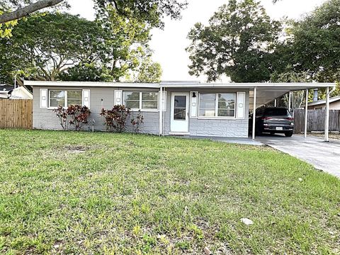 A home in SEMINOLE