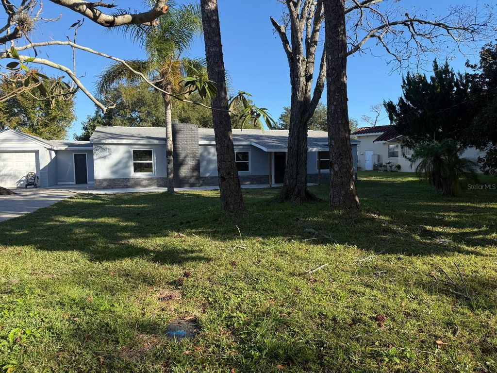 Photo of 581 Calle Grande Street, Ormond Beach, FL 32174 (MLS # S5142034)
