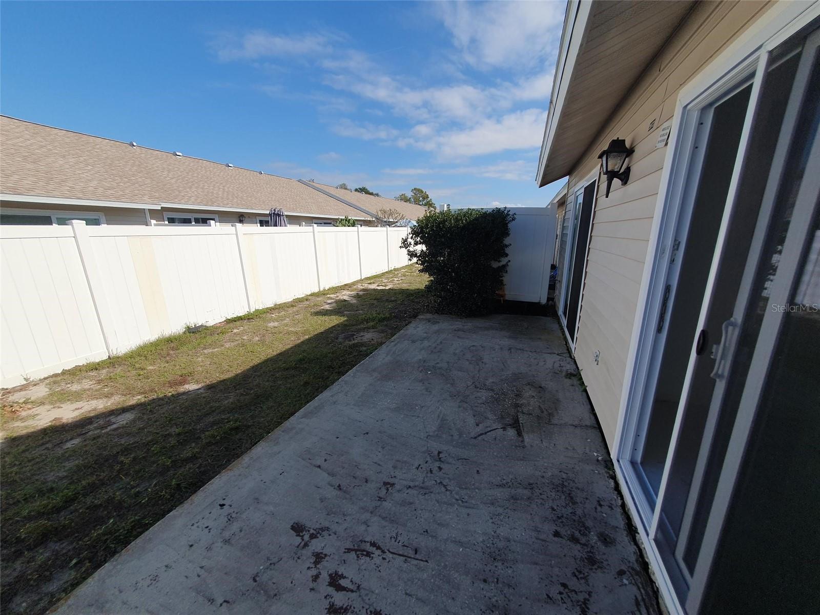 HIDDEN LAKE VILLAS - Residential Lease