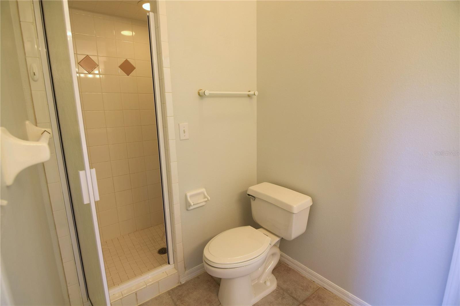 PINESTONE AT PALMER RANCH - Residential Lease