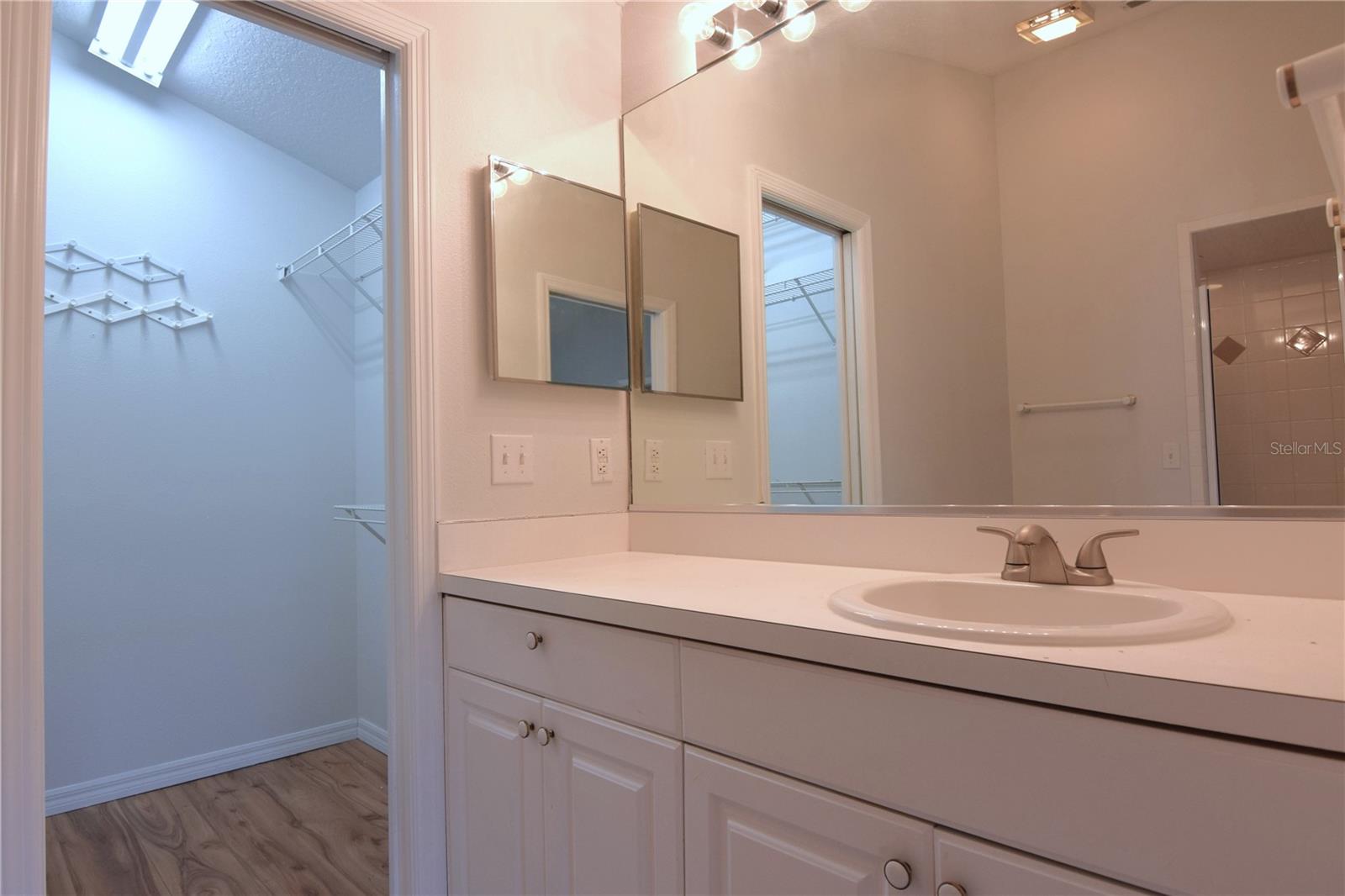 PINESTONE AT PALMER RANCH - Residential Lease