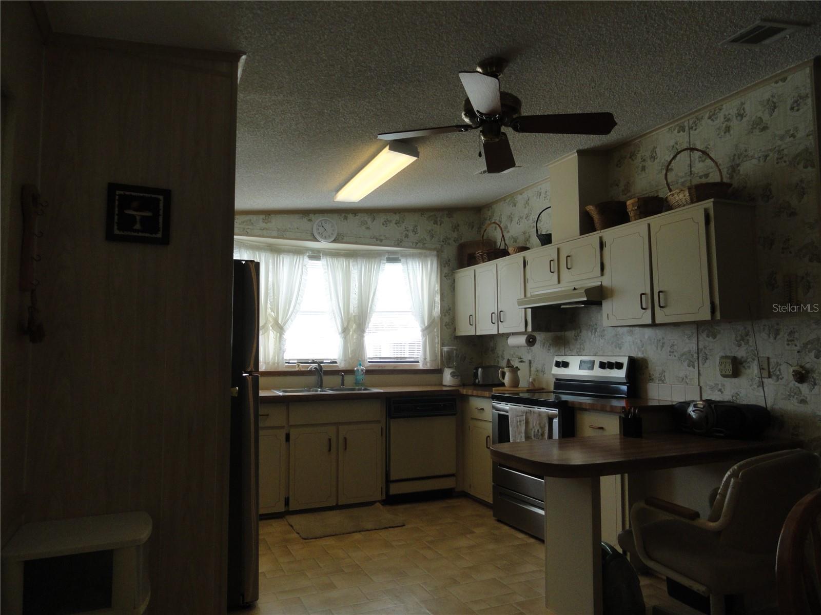 LEMON BAY ISLES PH 02 - Residential