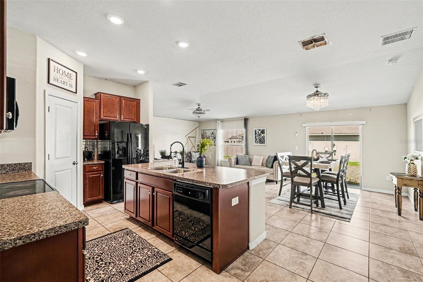 1733 BROAD WINGED HAWK DRIVE