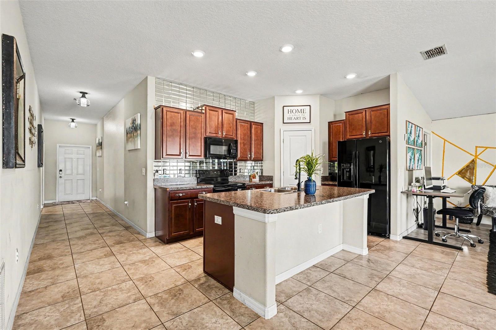 1733 BROAD WINGED HAWK DRIVE