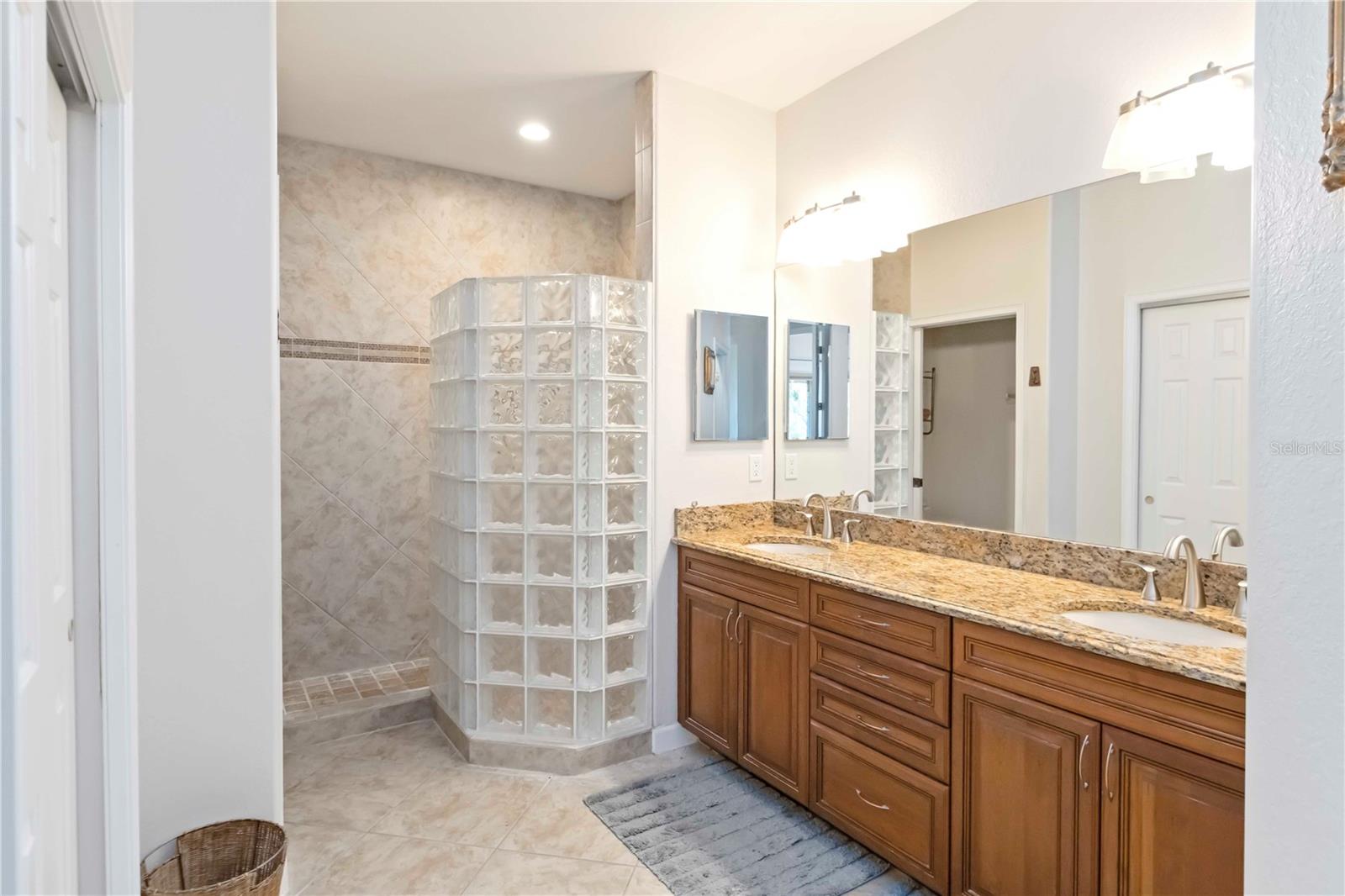 VENETIAN GOLF & RIVER CLUB - Residential