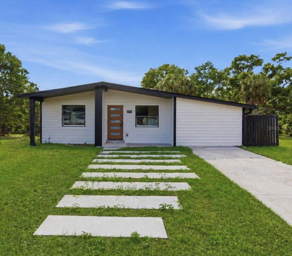 Photo of 6713 S Mascotte Street, Tampa, FL 33616 (MLS # TB8502556)