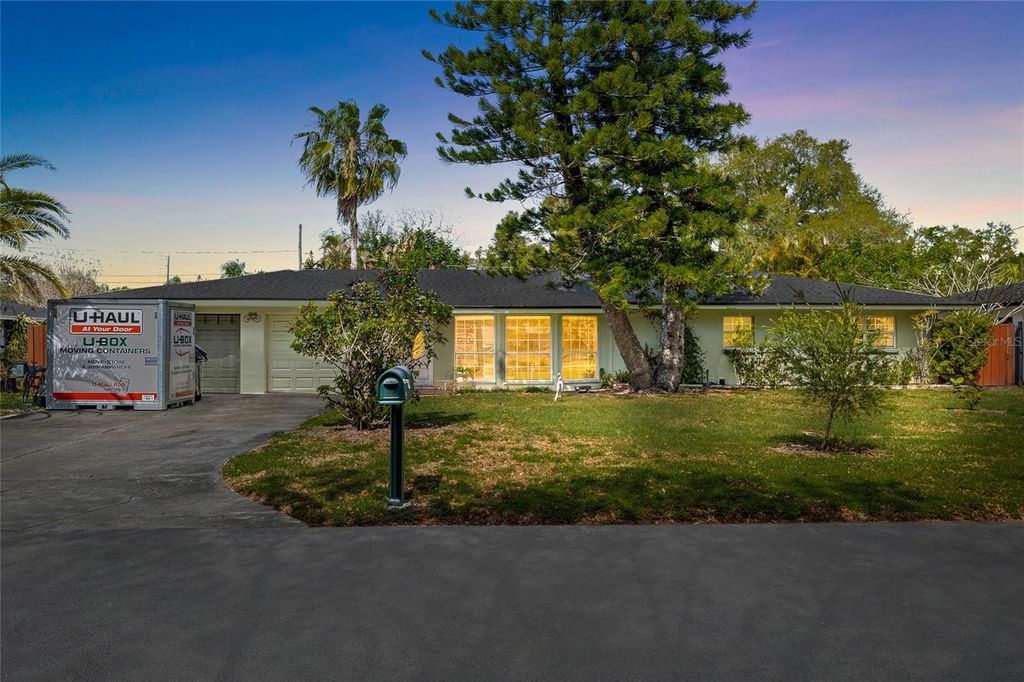 Photo of 1806 Beverly Circle N, Clearwater, FL 33764 (MLS # TB8470082)