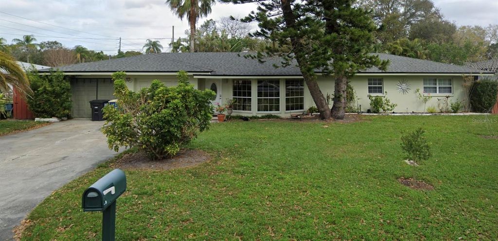 Photo of 1806 Beverly Circle N, Clearwater, FL 33764 (MLS # TB8470082)