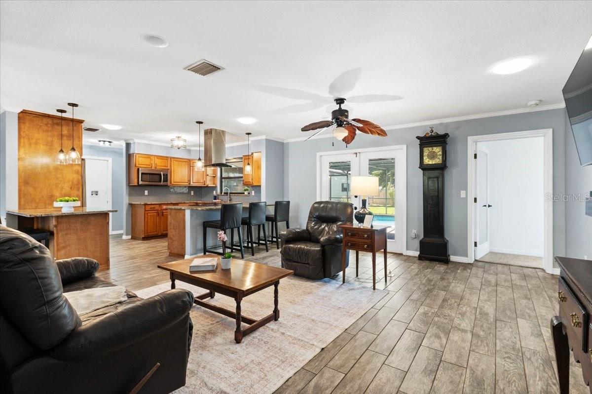 PINE LAKES - Residential