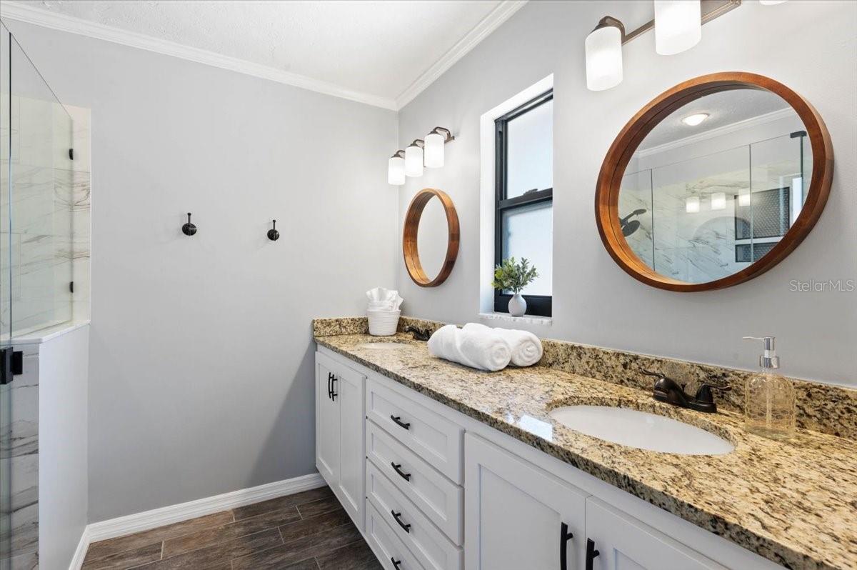 PINE LAKES - Residential