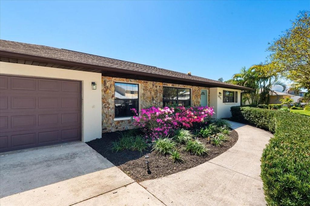 Photo of 3911 24th Avenue W, Bradenton, FL 34205 (MLS # TB8488702)