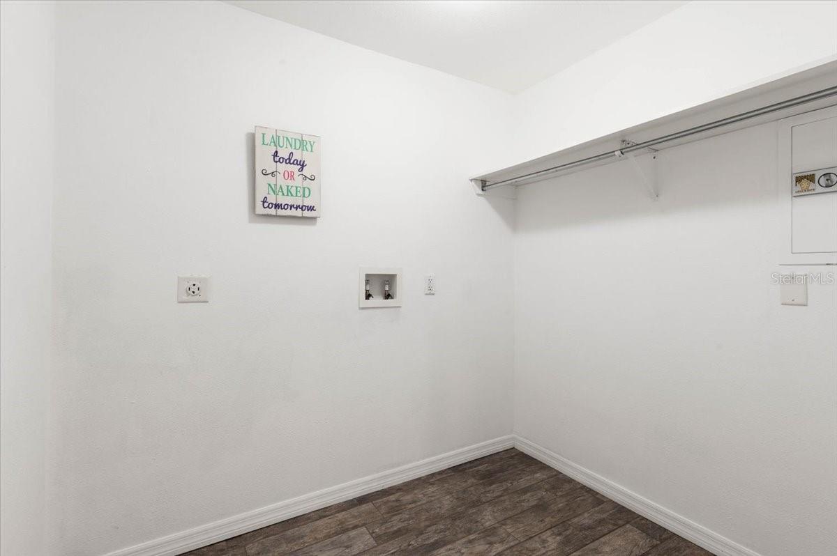 PINE LAKES - Residential