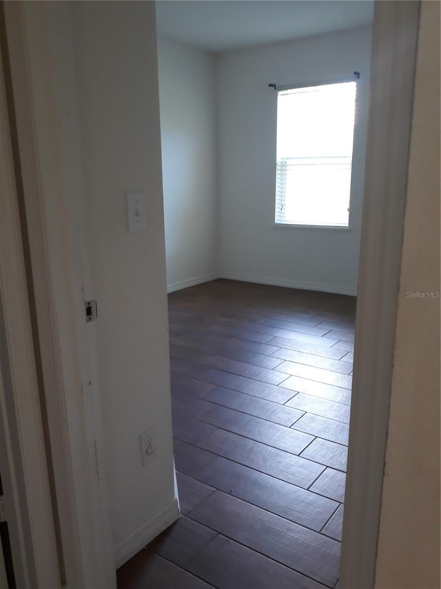 GROVELAND WESTWOOD PH 02 - Residential Lease