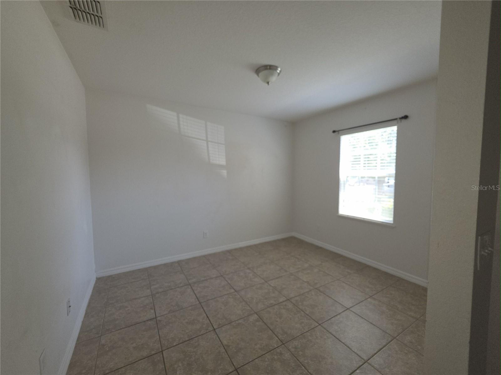 GROVELAND WESTWOOD PH 02 - Residential Lease