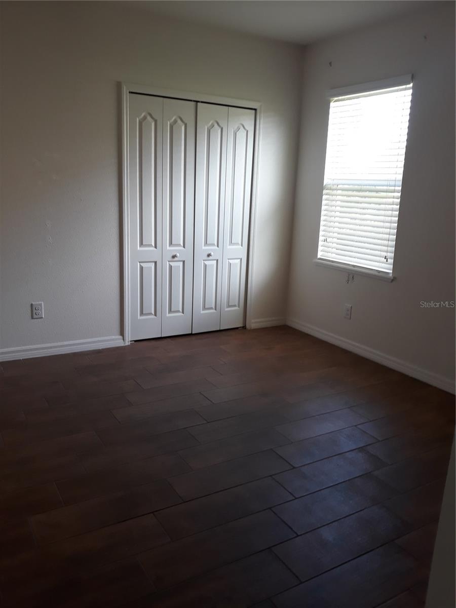 GROVELAND WESTWOOD PH 02 - Residential Lease