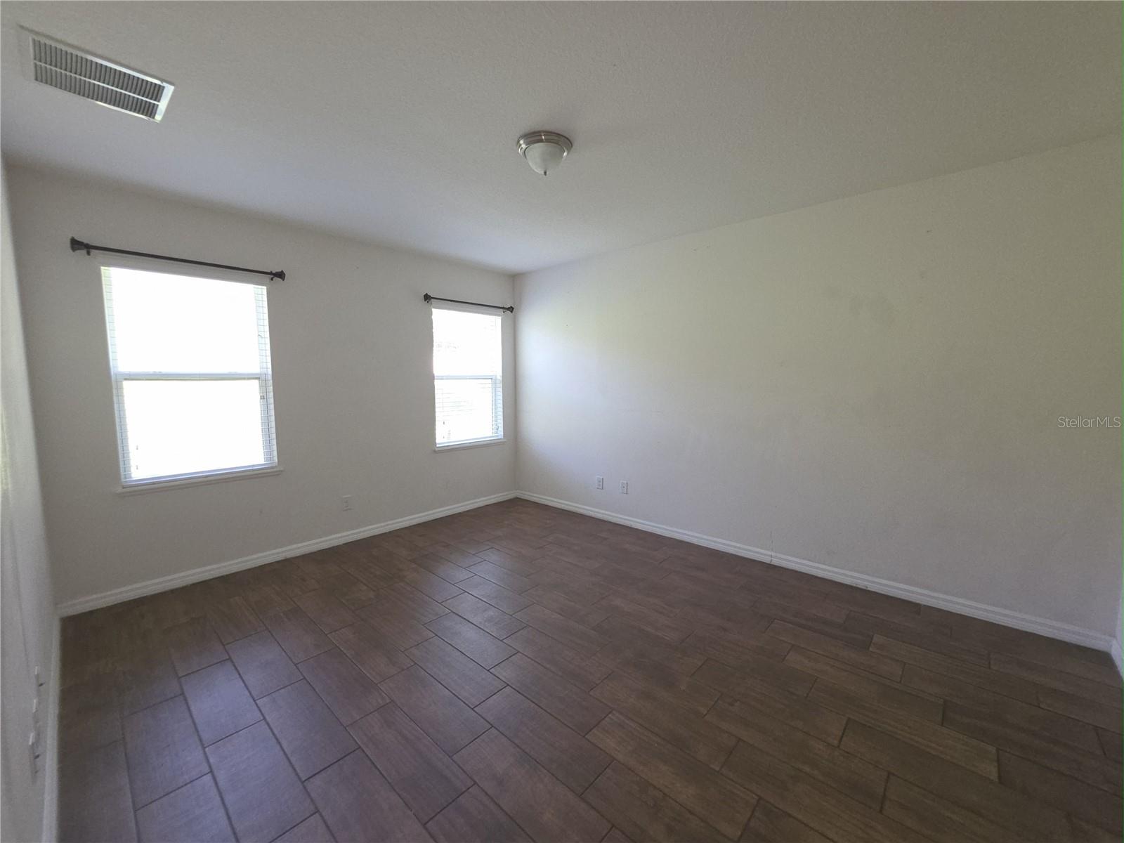 GROVELAND WESTWOOD PH 02 - Residential Lease