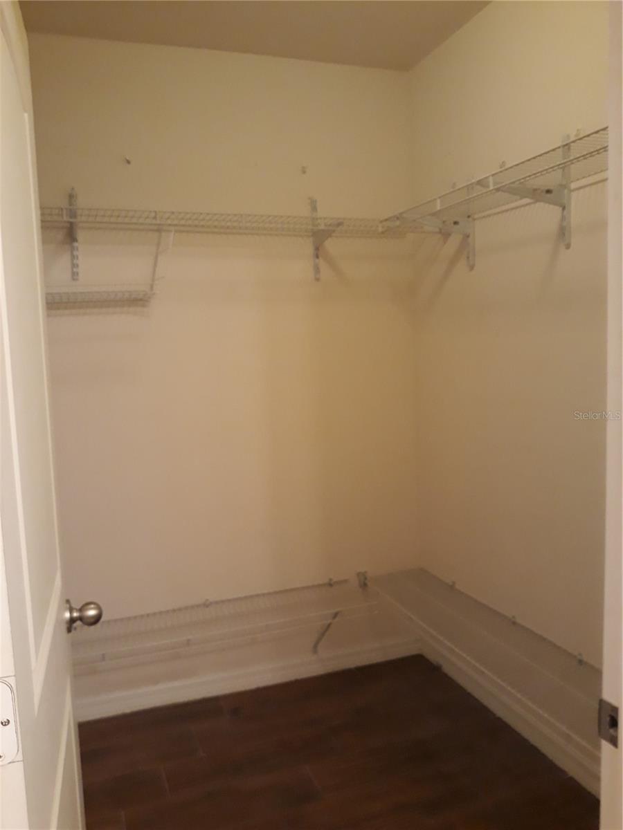 GROVELAND WESTWOOD PH 02 - Residential Lease