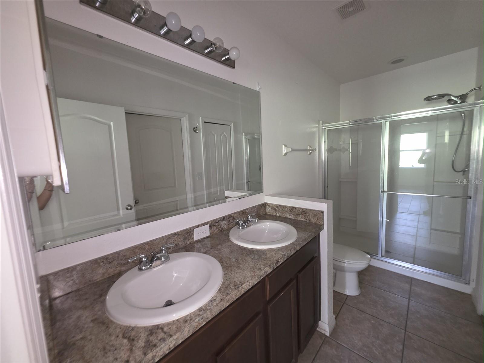 GROVELAND WESTWOOD PH 02 - Residential Lease