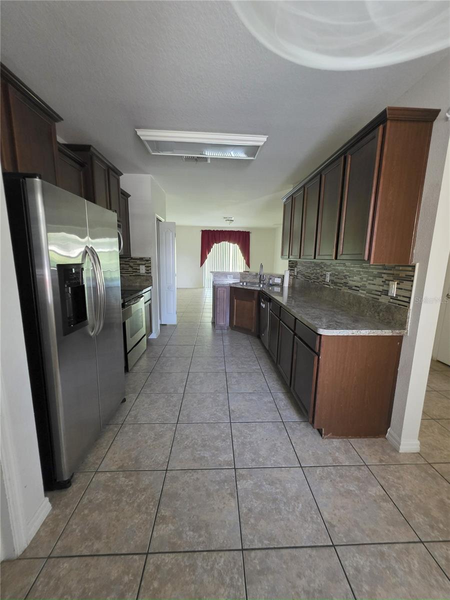 GROVELAND WESTWOOD PH 02 - Residential Lease