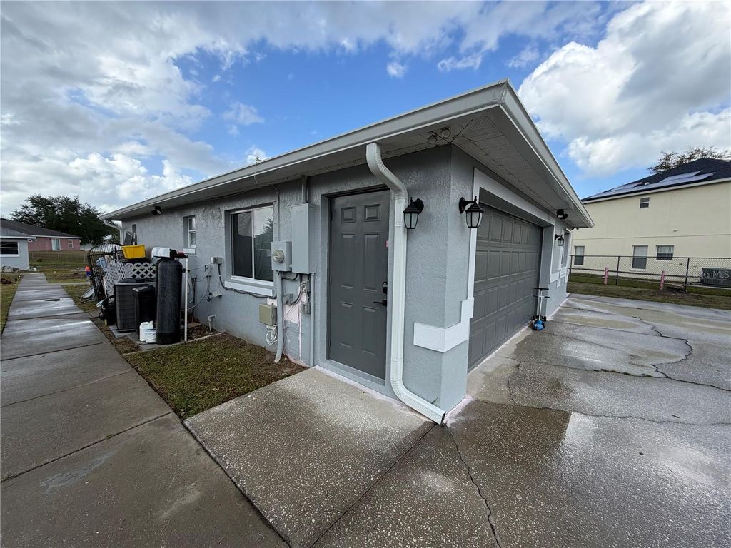 Photo of 305 Michigan Place, Kissimmee, FL 34759 (MLS # S5146709)