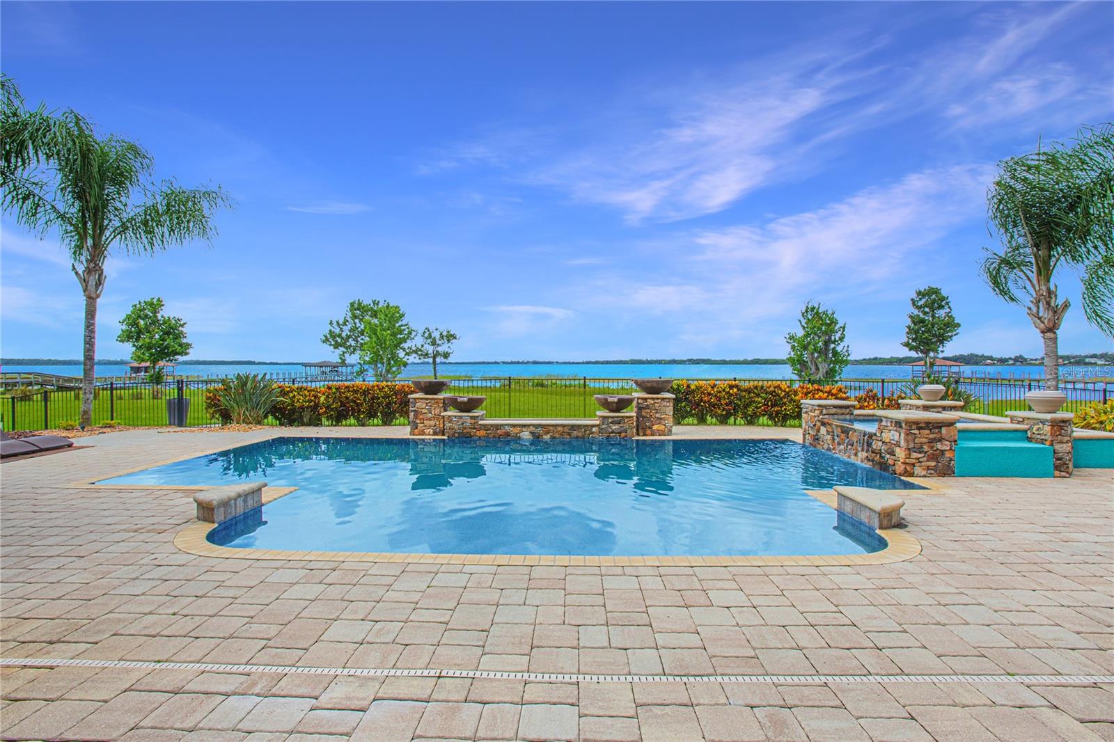 MOSS PARK RESERVE - Residential