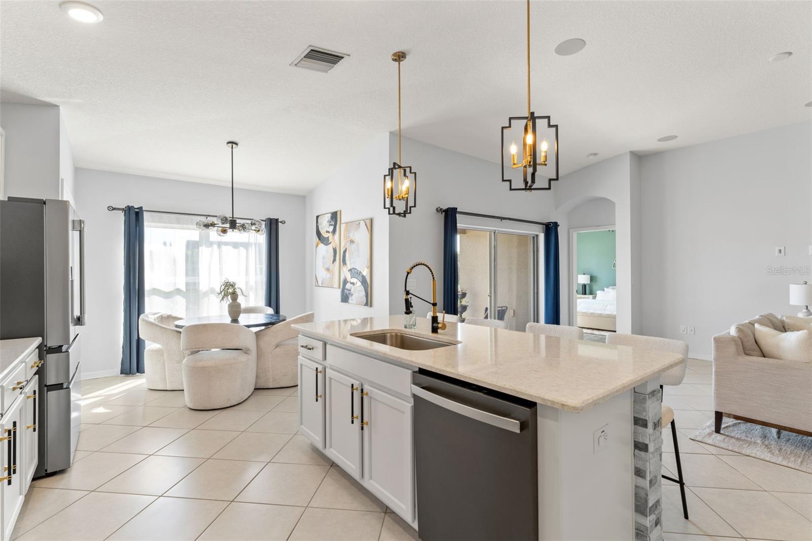 OAK CREEK - Residential