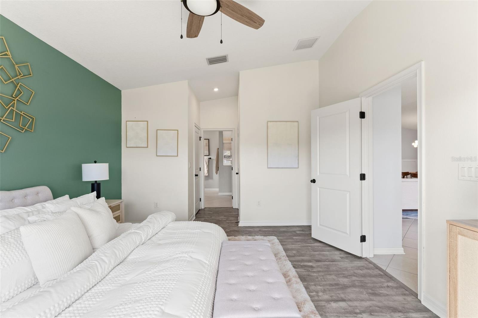 OAK CREEK - Residential