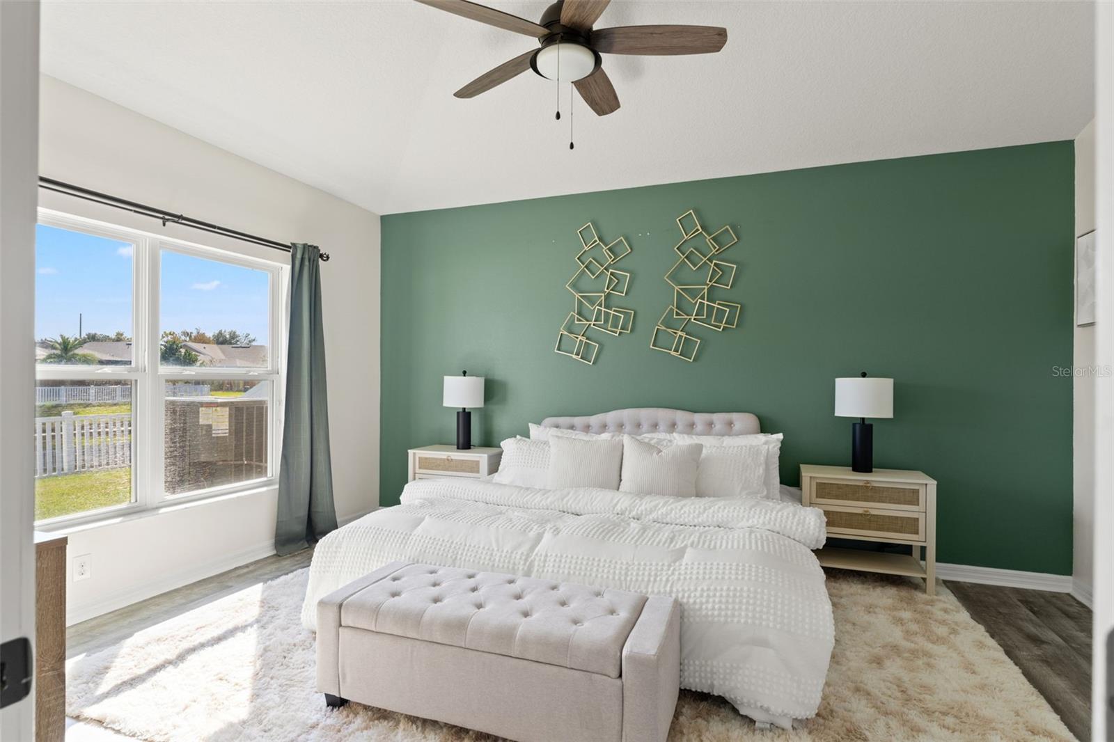 OAK CREEK - Residential