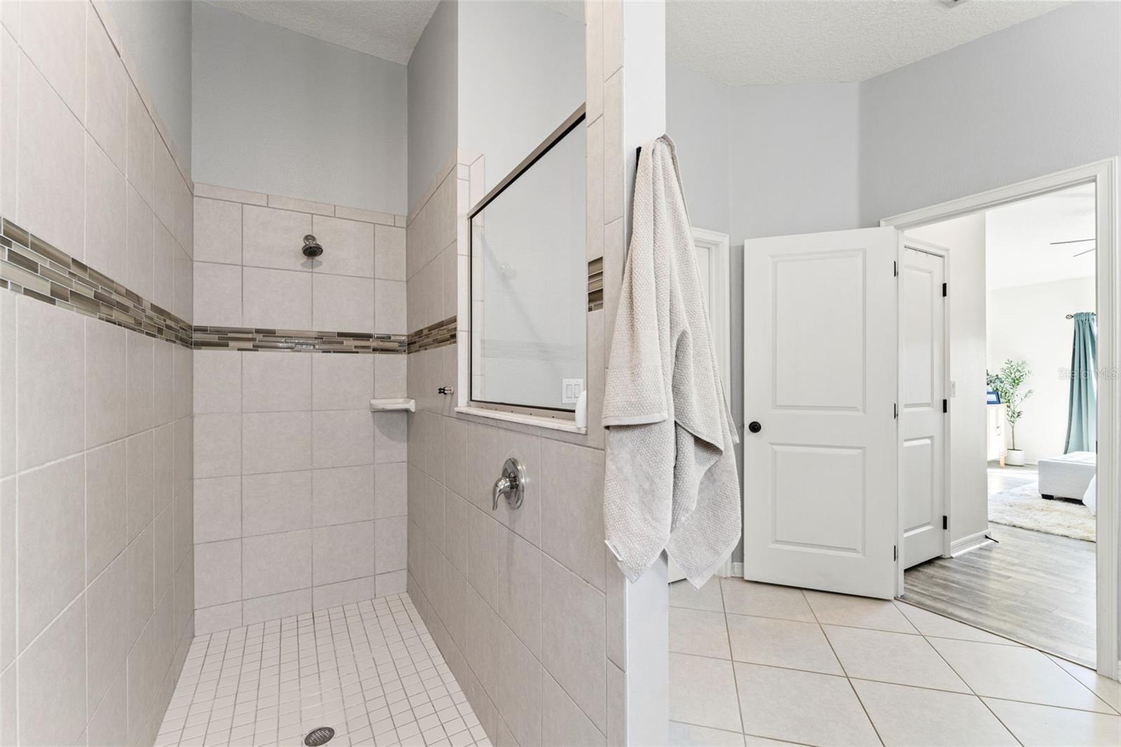 OAK CREEK - Residential