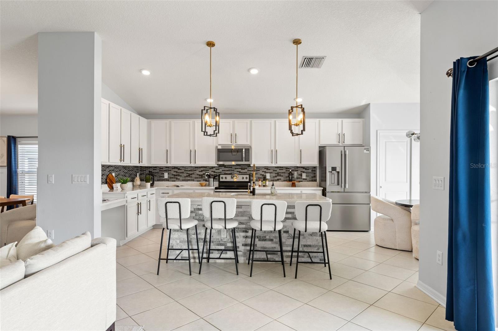 OAK CREEK - Residential