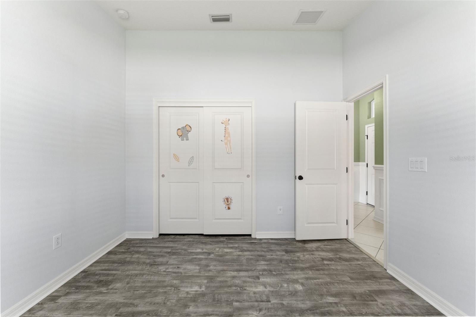 OAK CREEK - Residential