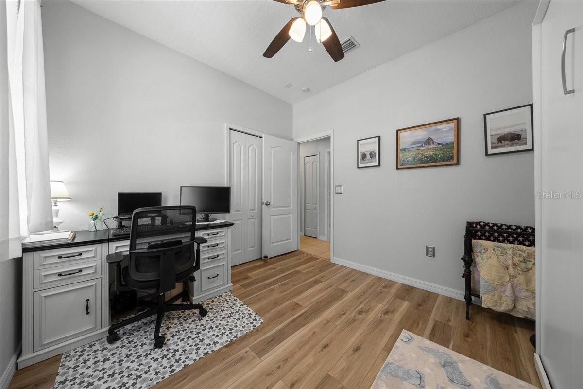 COLONY LAKES - Residential