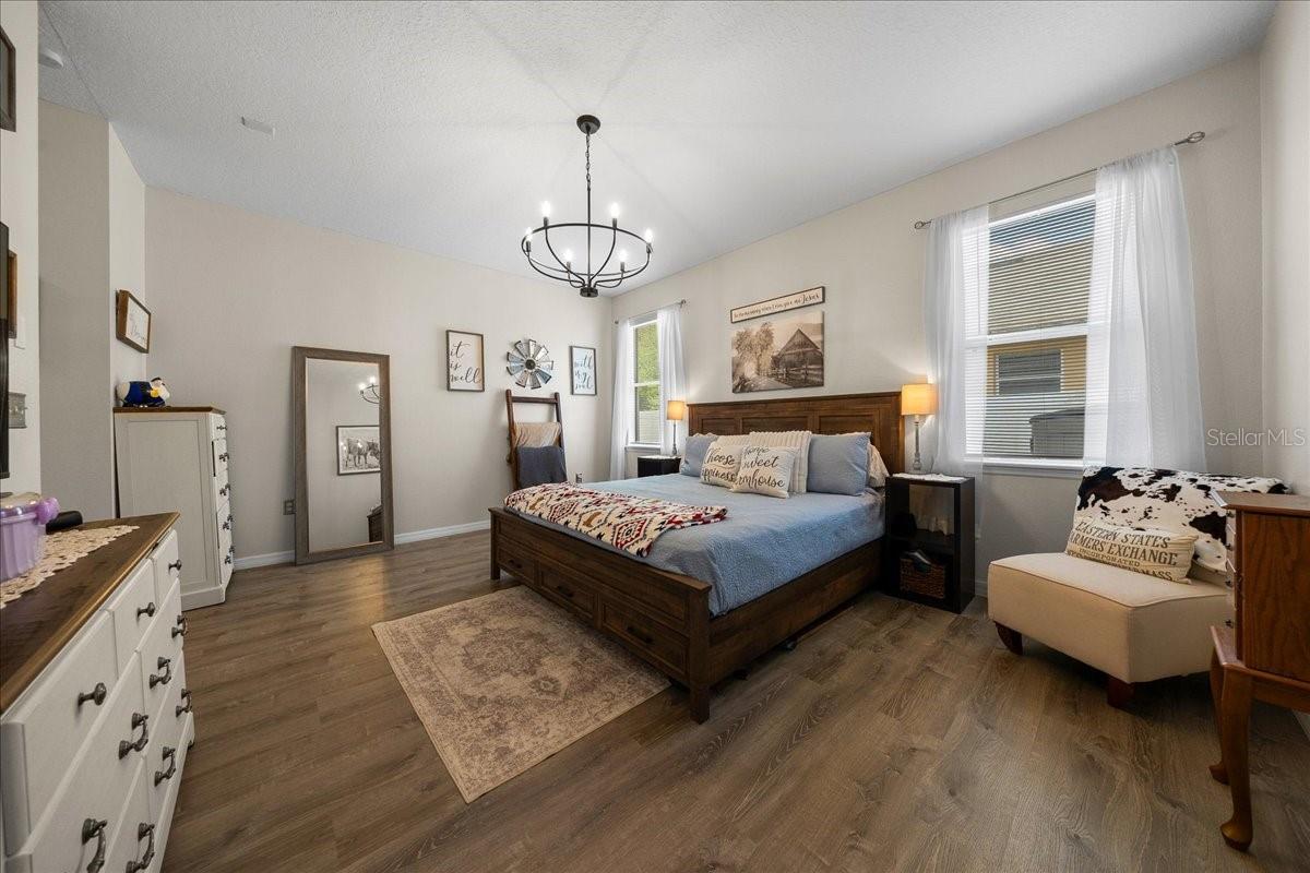 COLONY LAKES - Residential
