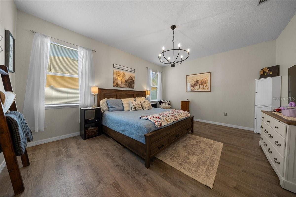 COLONY LAKES - Residential