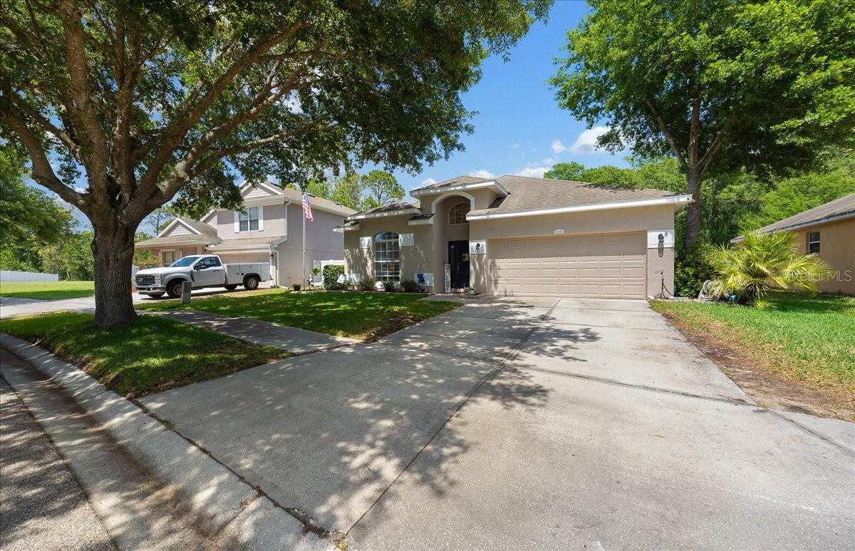 COLONY LAKES - Residential