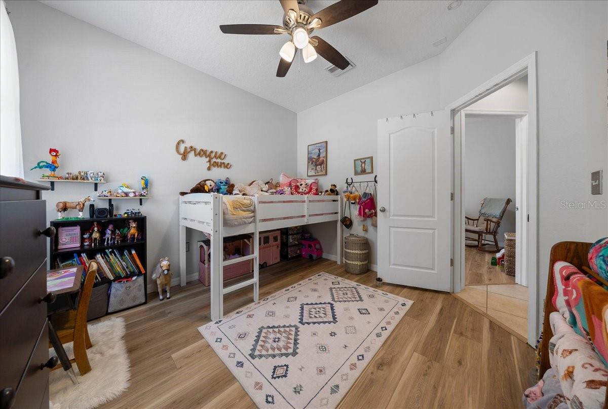 COLONY LAKES - Residential