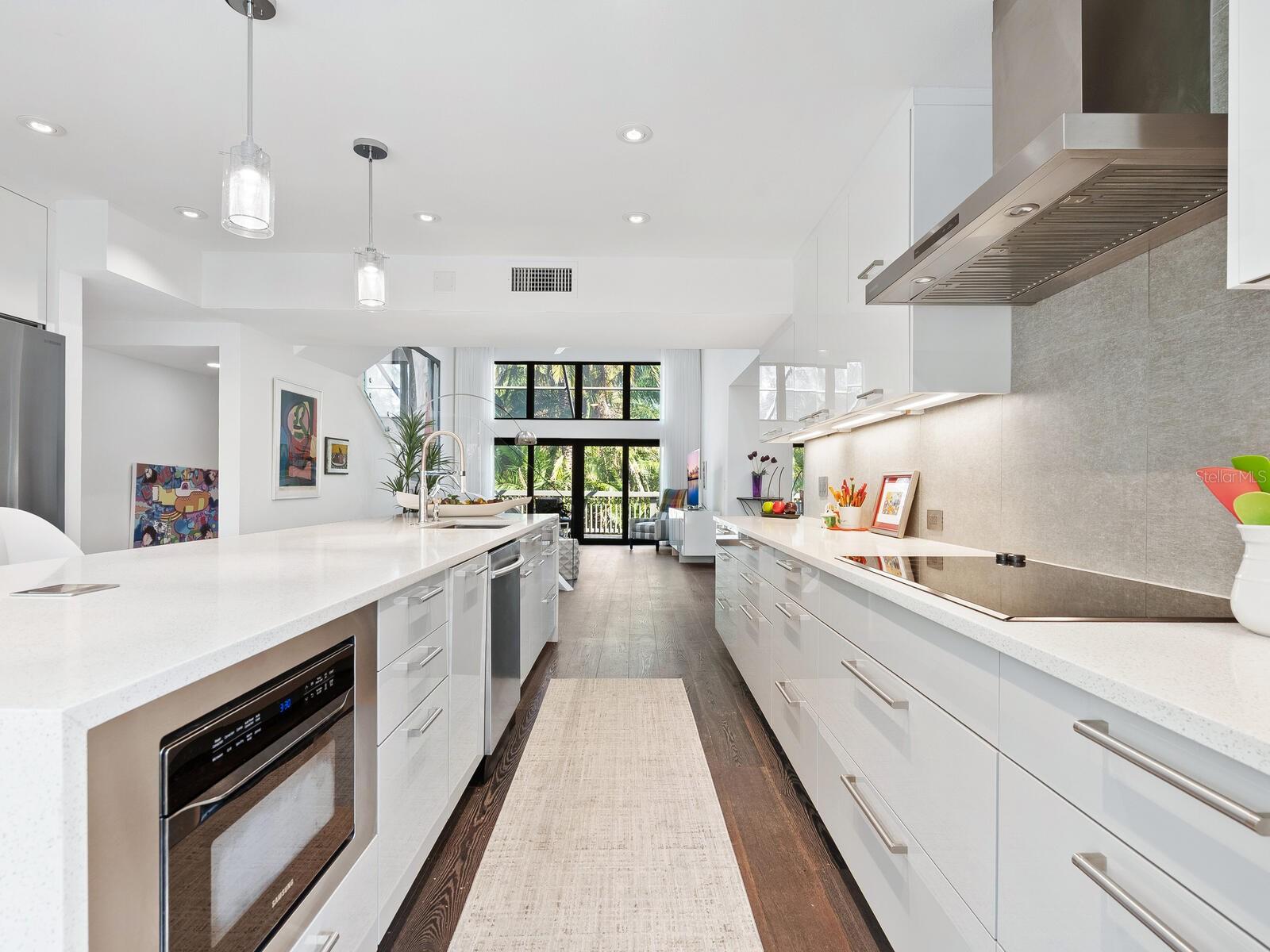 LANDINGS TREEHOUSE - Residential