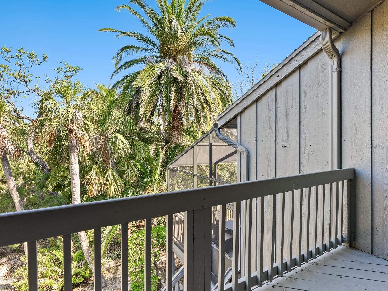 LANDINGS TREEHOUSE - Residential