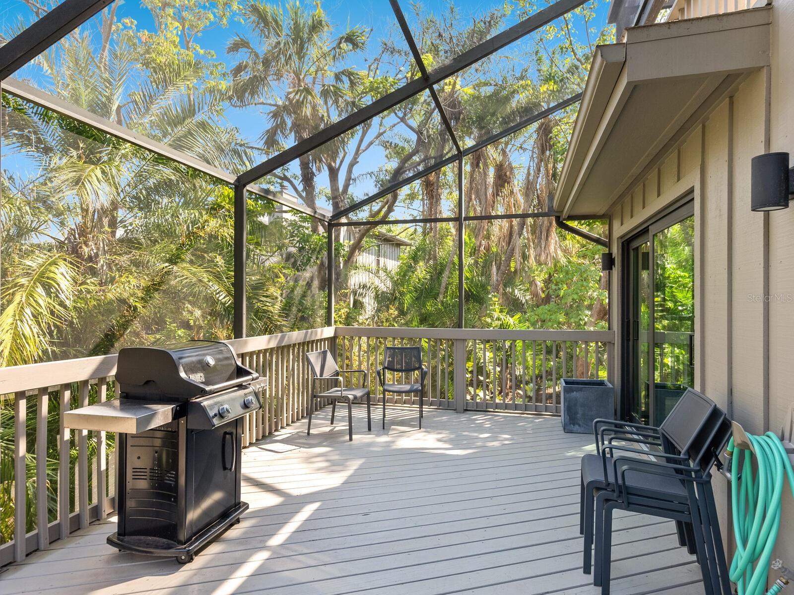 LANDINGS TREEHOUSE - Residential
