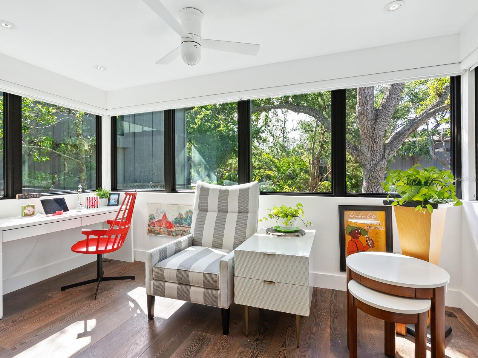 LANDINGS TREEHOUSE - Residential