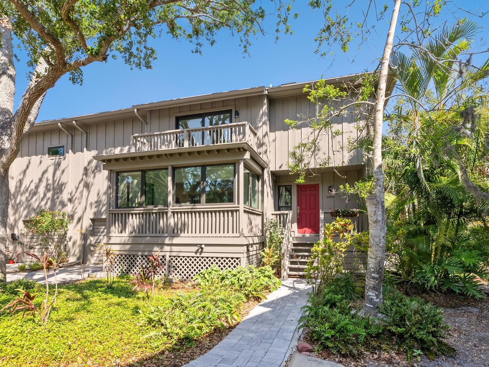 1493 LANDINGS LAKE DRIVE 32