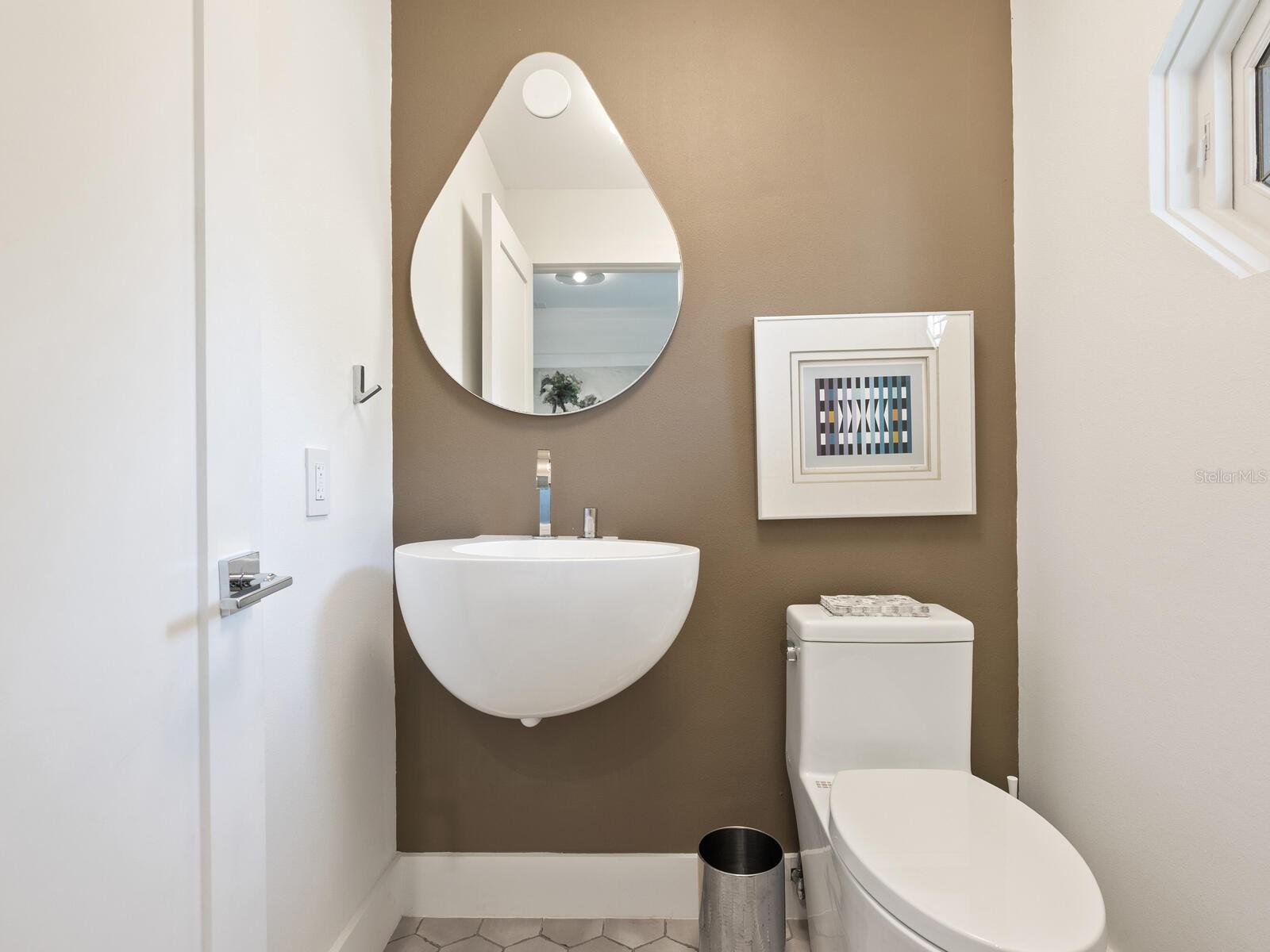 LANDINGS TREEHOUSE - Residential