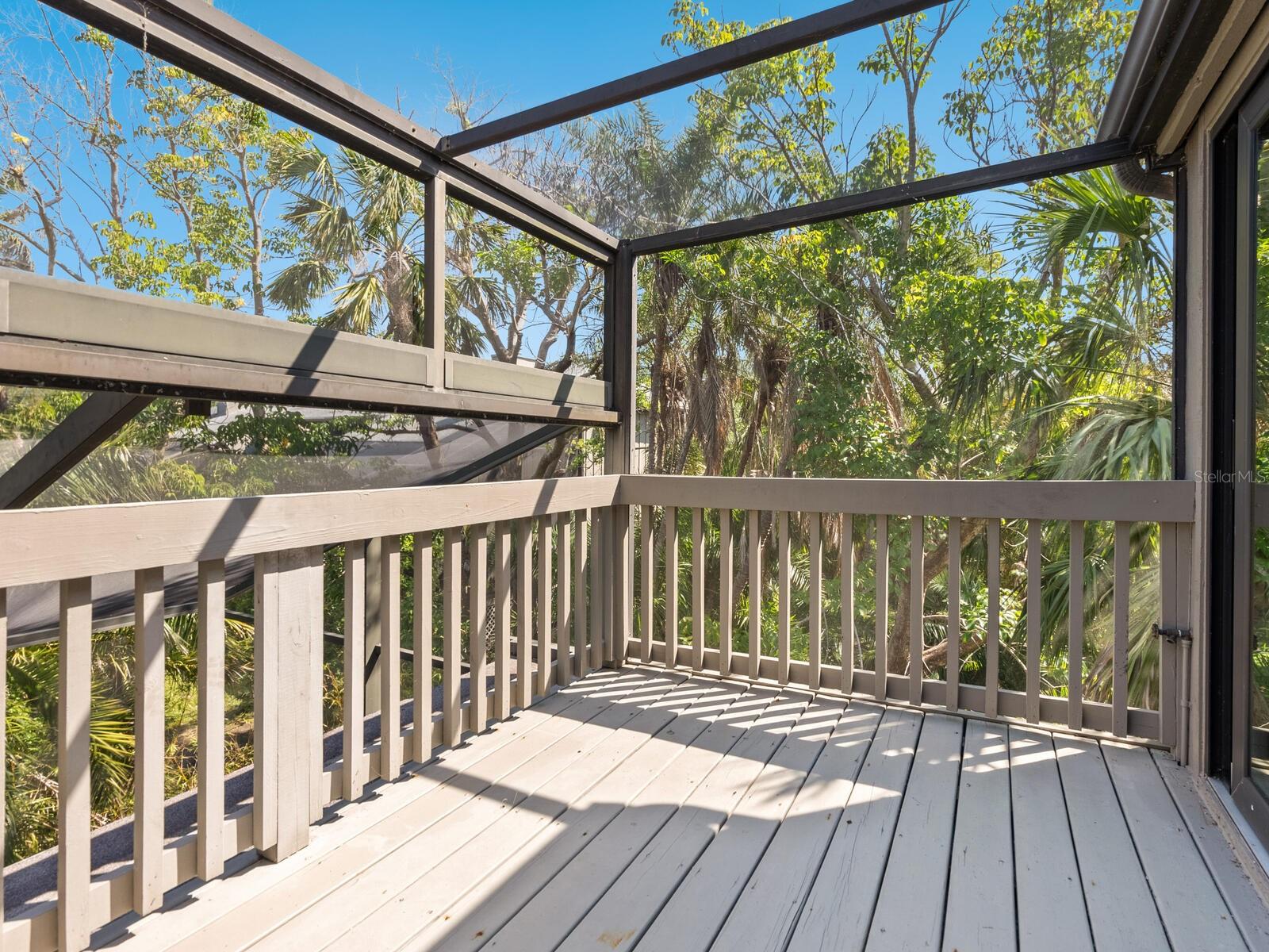 LANDINGS TREEHOUSE - Residential