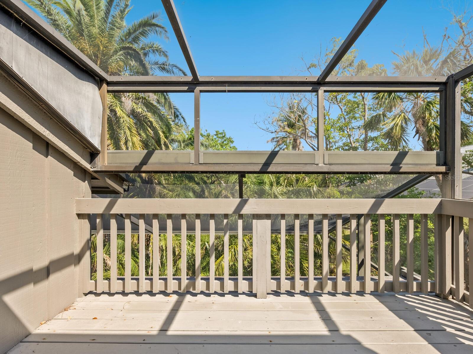 LANDINGS TREEHOUSE - Residential