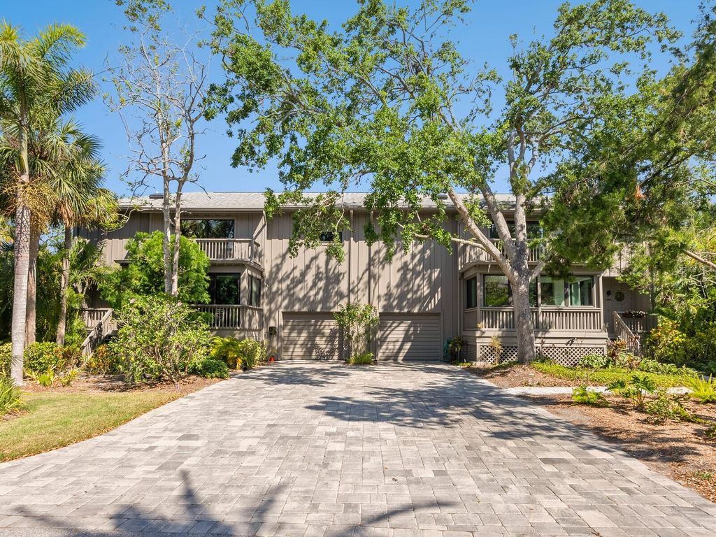 Photo of 1493 Landings Lake Drive #32, Sarasota, FL 34231 (MLS # A4647867)