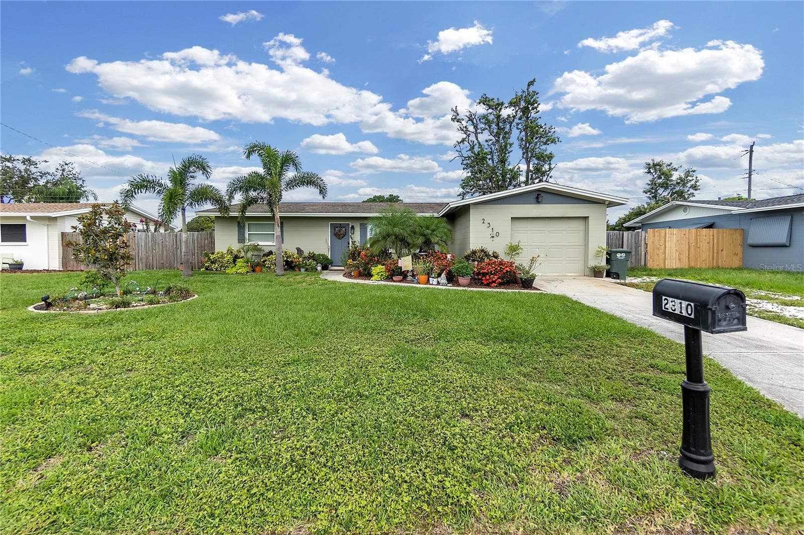 WINDSOR PARK FIRST UNIT - Residential