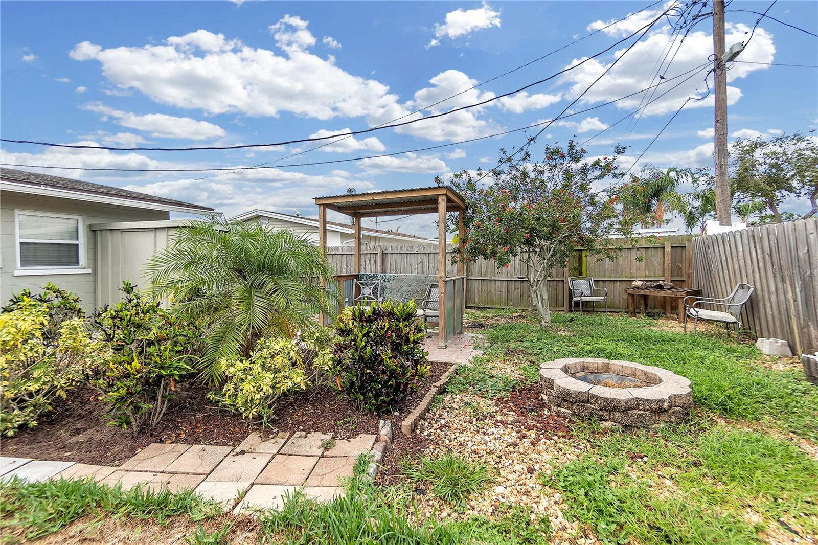 WINDSOR PARK FIRST UNIT - Residential