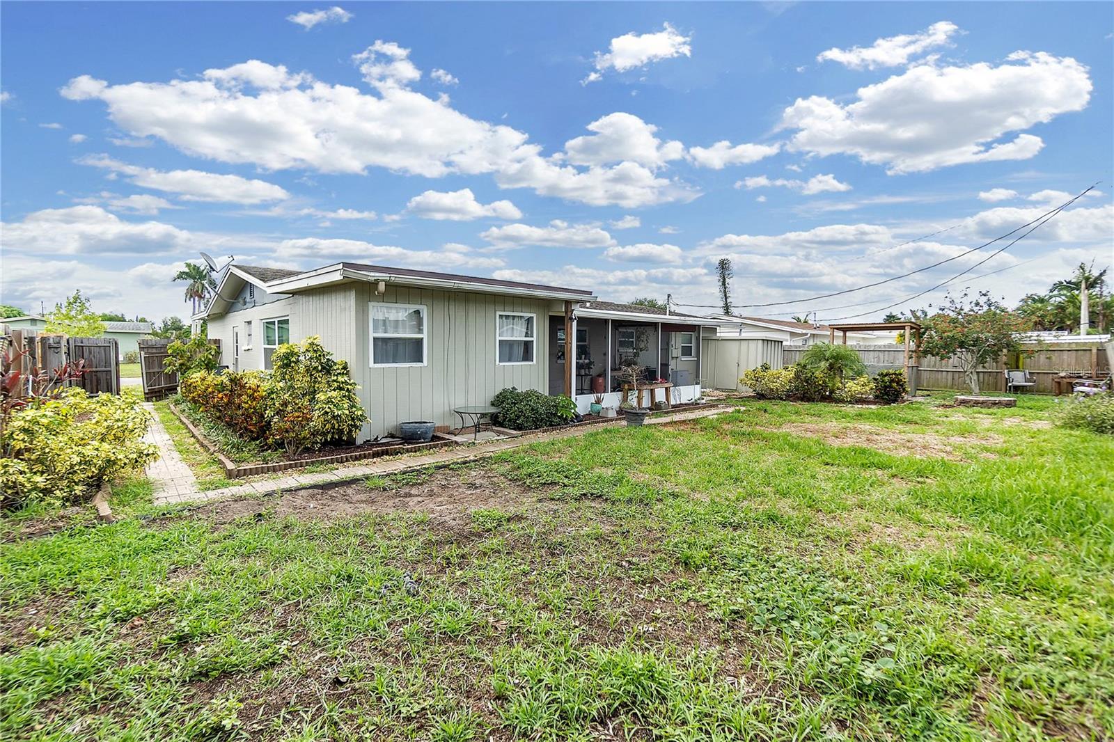 WINDSOR PARK FIRST UNIT - Residential