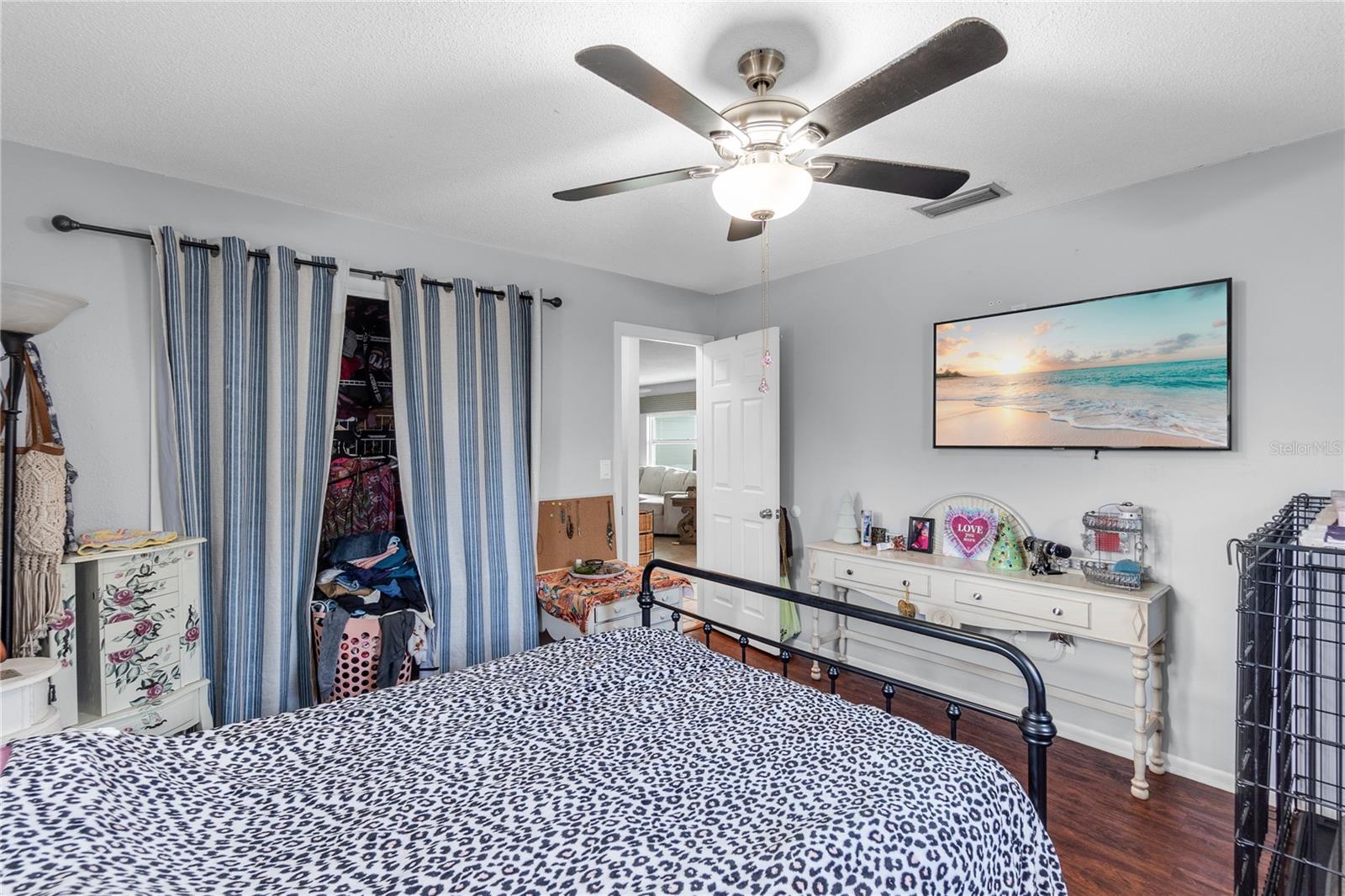 WINDSOR PARK FIRST UNIT - Residential