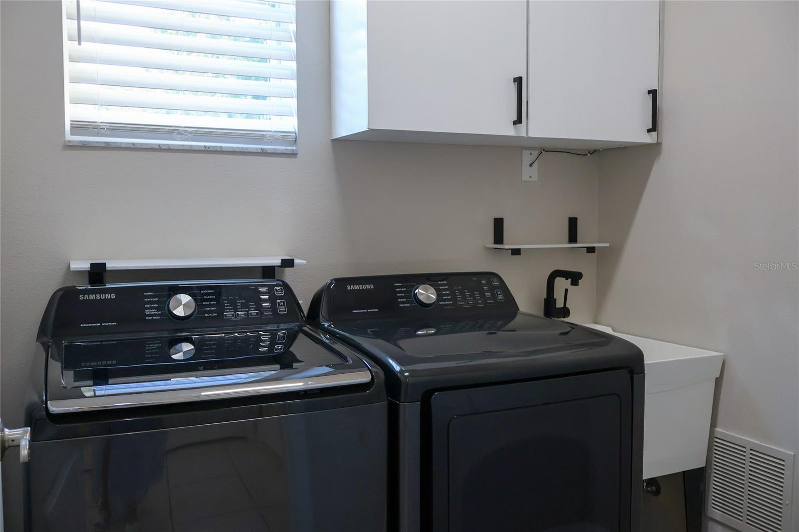 MUIRFIELD POINTE - Residential